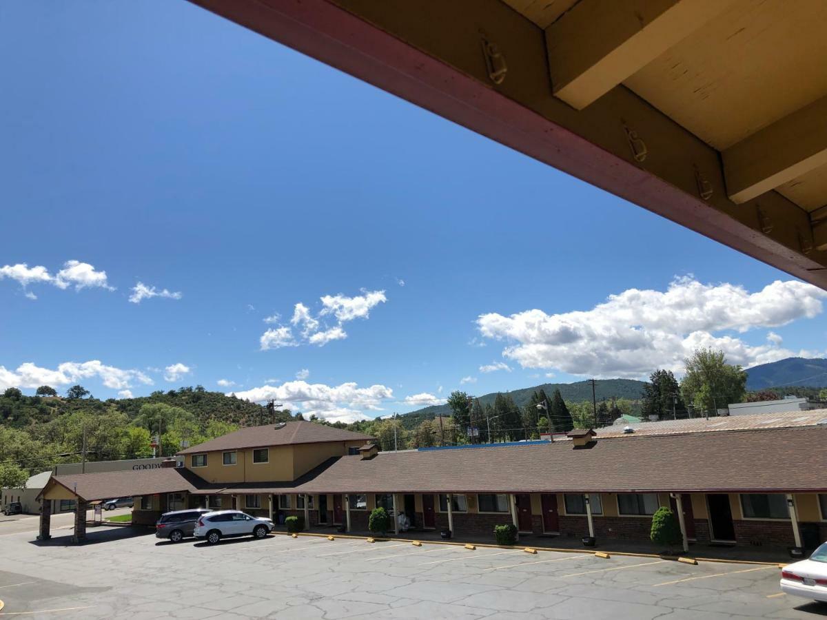 Klamath Motor Lodge Yreka Exterior foto